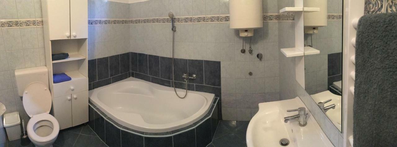 Vass Bor Vendeghaz Apartment Kiskoros Bagian luar foto